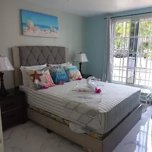 Sea Castles La Vue Apartment Montego Bay