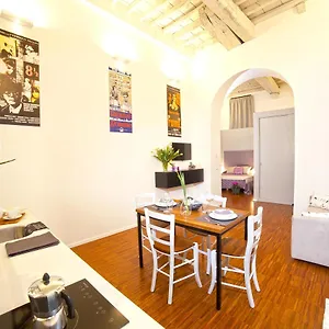 דירה Paganica Loft Torre Argentina, רומא